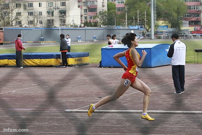 体育精神与竞技道德的碰撞:弗朗西斯科的空篮引发的争议(图1)