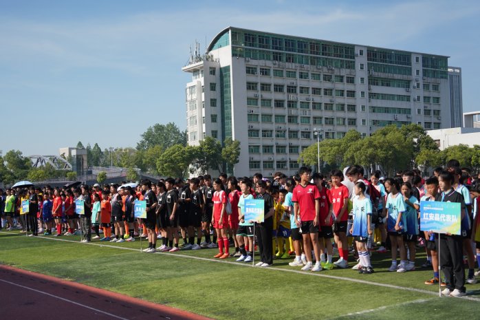 怒炸！CBA双标到离谱国手违规轻罚过关小将禁赛3年毁生涯(图1)