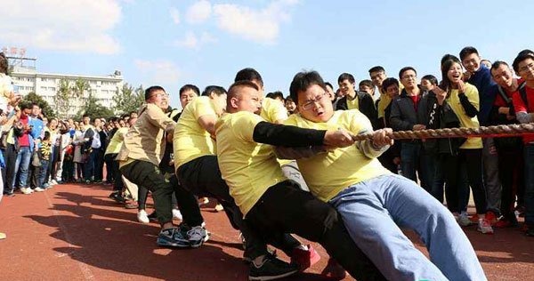 跨性别者在女子比赛中独占鳌头公平性问题再引热议！(图1)